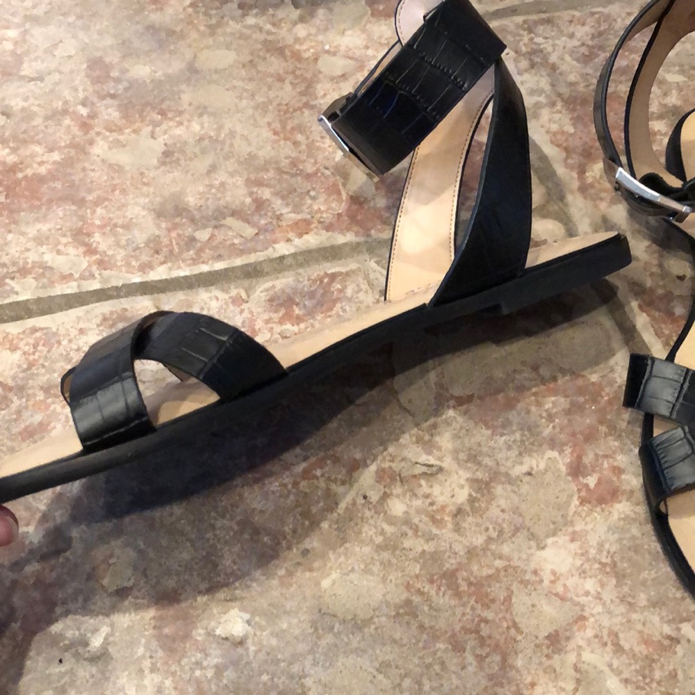 Like new Antonio Melani sandals size 9.5 - Picture 2 of 7